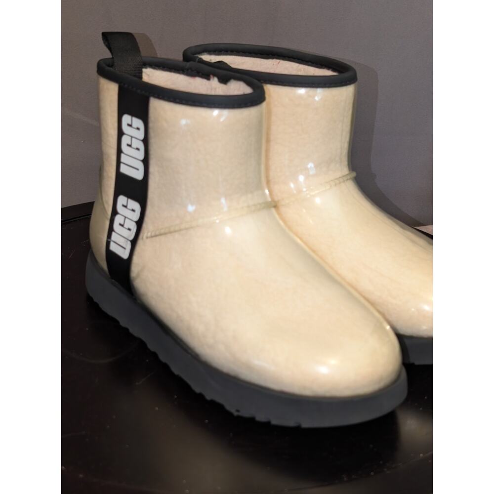 UGG Rain Boots Women's 8 CLASSIC CLEAR MINI NATURAL BLACK FUR WATERPROOF ANKLE